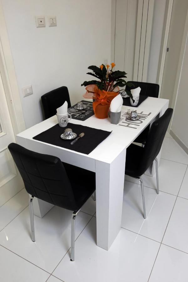 Roma Castel Nepi Home Near Colosseo Zewnętrze zdjęcie